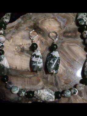 Artisan Tree Agate And Nephrite Earring And Necklace Set.